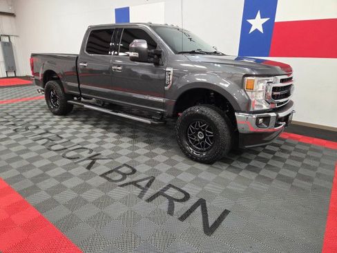 Used 2020 Ford F250 Lariat w/ Chrome Package image 14
