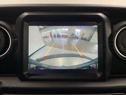 Used 2021 Jeep Wrangler Unlimited Sahara w/ Cold Weather Group AWD/4WD image 19
