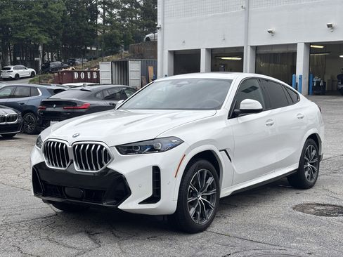 Used 2026 BMW X6 xDrive40i AWD/4WD image 4