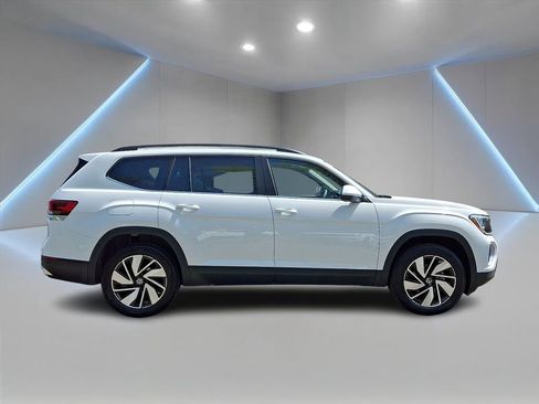 Certified 2025 Volkswagen Atlas SE AWD/4WD image 4