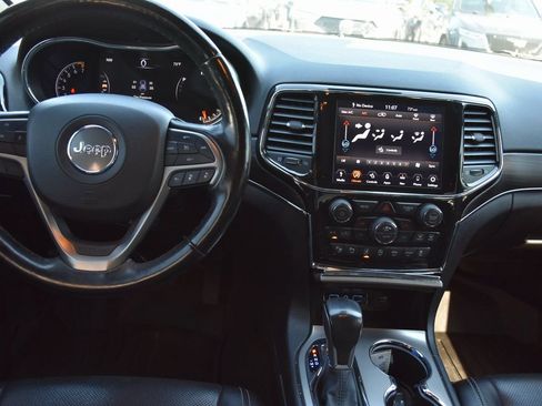 Used 2021 Jeep Grand Cherokee Limited AWD/4WD image 17
