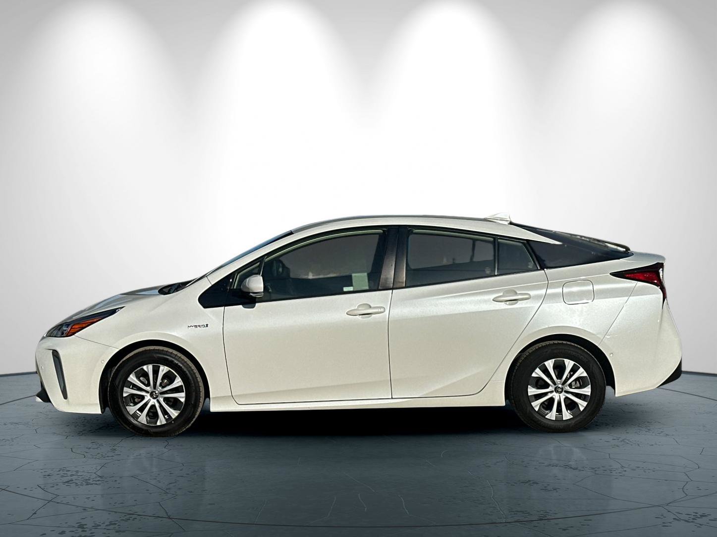 Used 2019 Toyota Prius XLE AWD/4WD image 7