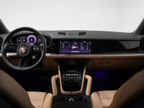 Certified 2025 Porsche Cayenne AWD/4WD image 27