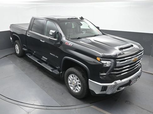 Used 2024 Chevrolet Silverado 2500 LTZ w/ LTZ Convenience Package AWD/4WD image 33