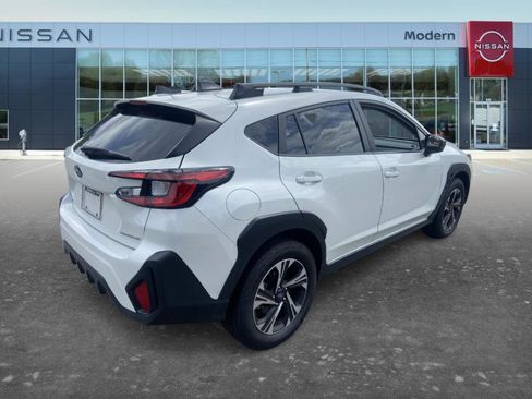 Used 2024 Subaru Crosstrek 2.0i Premium w/ Crosstrek Mirror Package AWD/4WD image 5