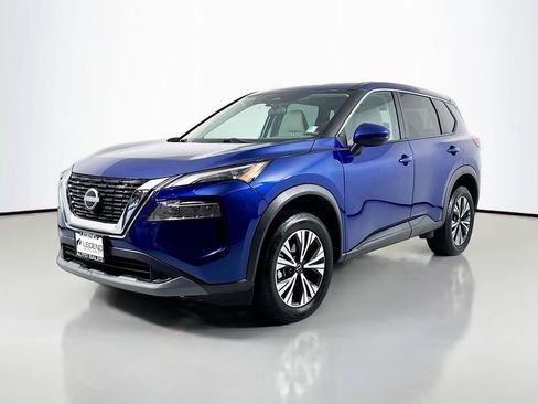 Used 2022 Nissan Rogue SV image 1