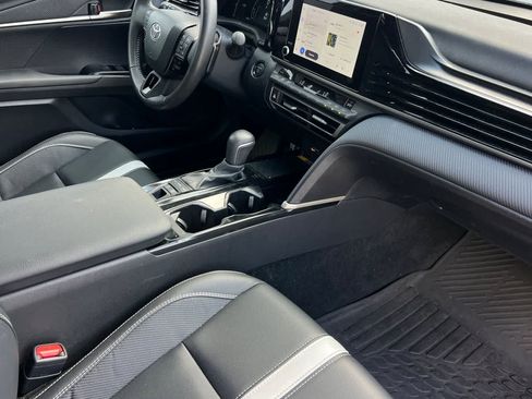 Used 2025 Toyota Camry SE image 17