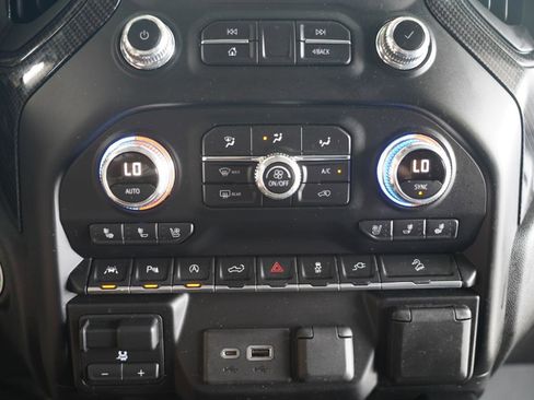 Used 2020 GMC Sierra 1500 SLT w/ SLT Premium Plus Package AWD/4WD image 21