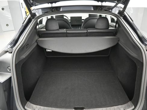 Used 2026 Tesla Model Y Long Range image 27
