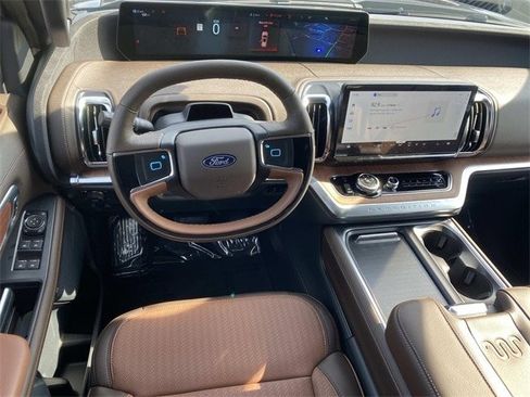 New 2025 Ford Expedition Max King Ranch image 32