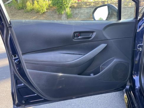 Used 2025 Toyota Corolla LE FWD image 14