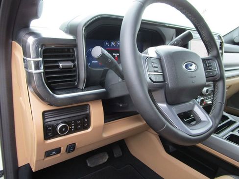 Used 2026 Ford F250 Lariat w/ Chrome Package image 32