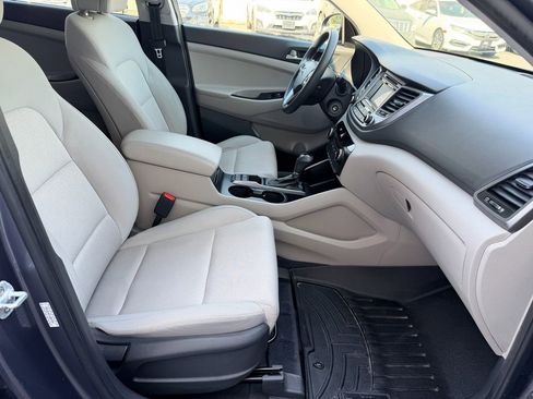 Used 2018 Hyundai Tucson SE image 16
