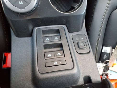 New 2025 Ford Bronco Badlands image 21