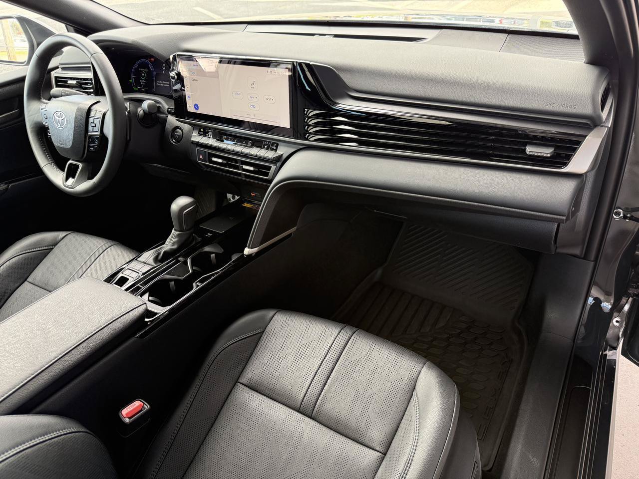 Used 2025 Toyota Camry XSE FWD image 26