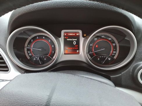 Used 2019 Dodge Journey SE image 16