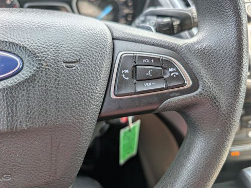 Used 2017 Ford Escape SE FWD image 20