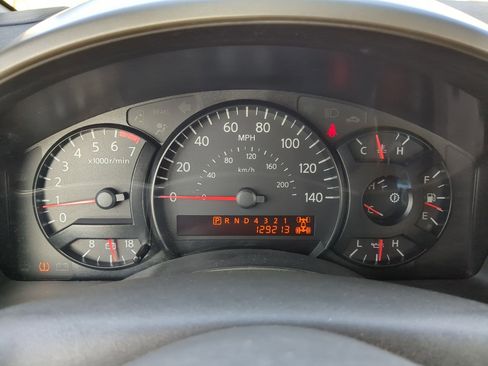 Used 2004 Nissan Titan SE image 15