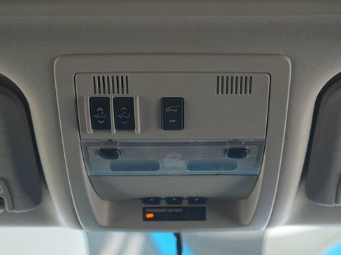 Used 2011 Chevrolet Tahoe LT image 23