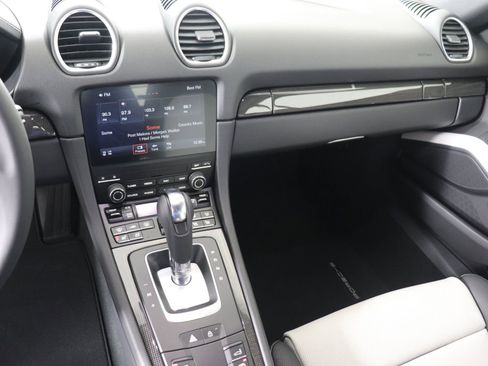 Used 2025 Porsche 718 Cayman image 27