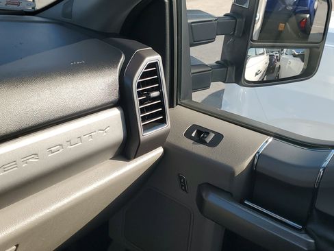 Used 2021 Ford F250 XLT w/ XLT Premium Package image 27