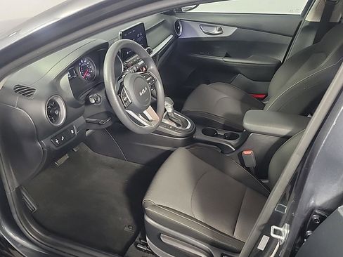 Used 2022 Kia Forte LXS w/ LXS Technology Package image 18