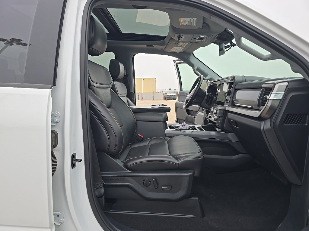 Used 2025 Ford F250 Lariat w/ Lariat Ultimate Package AWD/4WD image 17