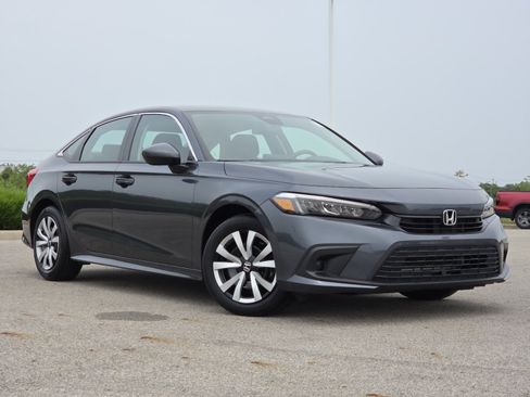 Used 2023 Honda Civic LX image 2