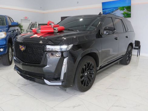 Used 2021 Cadillac Escalade Sport Platinum w/ Heavy-Duty Trailer Package AWD/4WD image 8