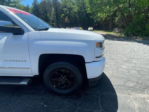 Used 2017 Chevrolet Silverado 1500 LTZ Z71 w/ LTZ Plus Package AWD/4WD image 12