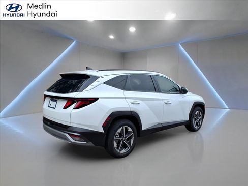 New 2026 Hyundai Tucson SEL FWD image 3
