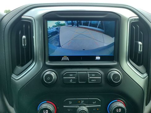 Used 2021 Chevrolet Silverado 1500 LT Trail Boss w/ Bed Protection Package AWD/4WD image 4