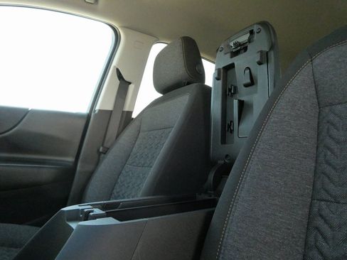 Used 2024 Chevrolet Equinox LT image 31