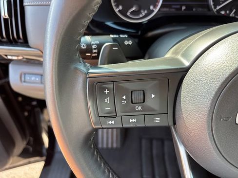 Used 2024 Nissan Pathfinder SV FWD image 20