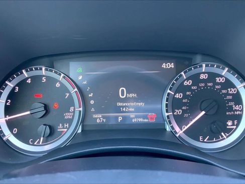 Used 2024 Toyota Highlander XLE image 26