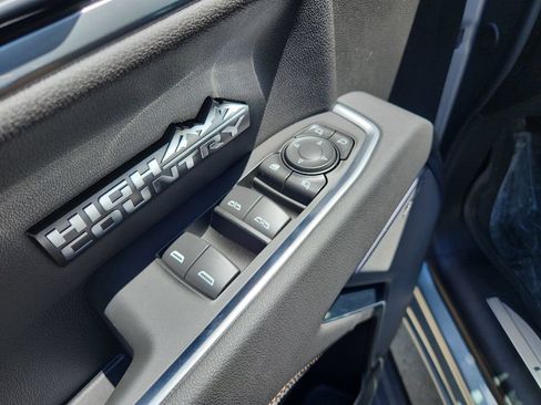 New 2026 Chevrolet Silverado 1500 High Country AWD/4WD image 14