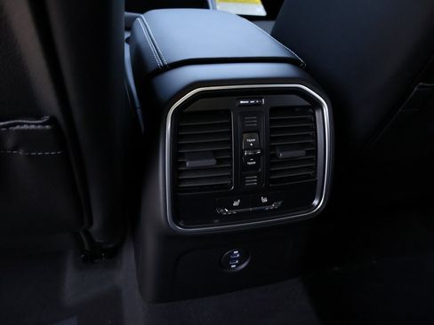 New 2025 Porsche Macan image 23