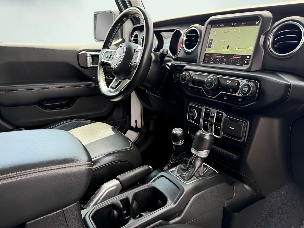 Used 2022 Jeep Wrangler Unlimited Sahara AWD/4WD image 29