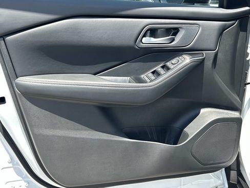 New 2026 Nissan Rogue SV FWD image 18