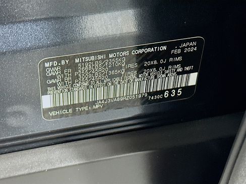 Used 2024 Mitsubishi Outlander SE image 12