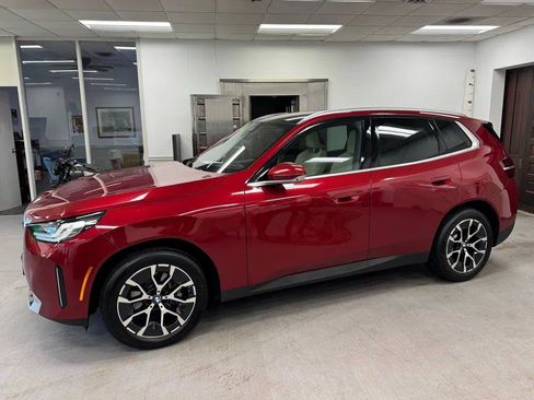 Used 2025 BMW X3 xDrive30i w/ Premium Package AWD/4WD image 2