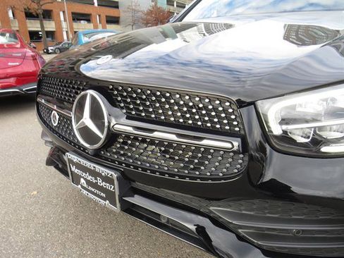 Used 2022 Mercedes-Benz GLC 300 4MATIC Coupe image 25
