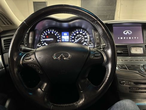 Used 2018 INFINITI Q70 L 3.7 image 19