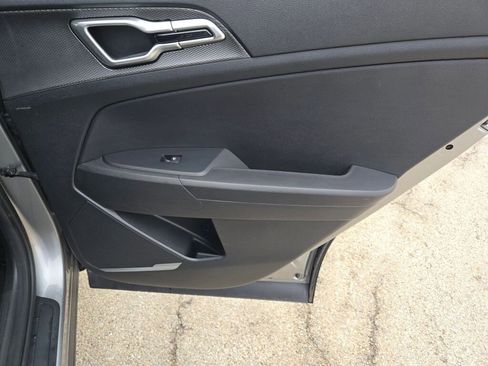 Used 2024 Kia Sportage LX image 9