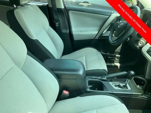Used 2016 Toyota RAV4 XLE FWD image 3