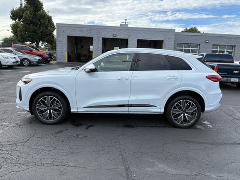 Used 2025 Audi Q5 Premium Plus w/ Premium Plus AWD/4WD image 8