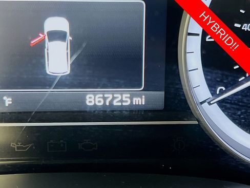 Certified 2017 Kia Niro Touring image 13