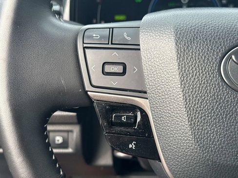 Used 2025 Toyota Camry XLE image 26