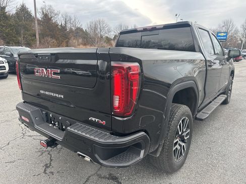 Used 2024 GMC Sierra 1500 AT4 w/ Technology Package image 5