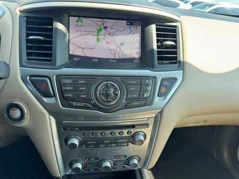Used 2018 Nissan Pathfinder SL FWD image 19